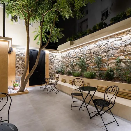 Frida Kahlo - Le Petit Bati アパート ヴォロス