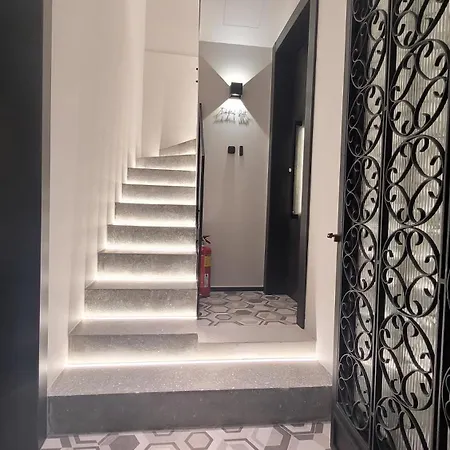 Frida Kahlo - Le Petit Bati アパート ヴォロス