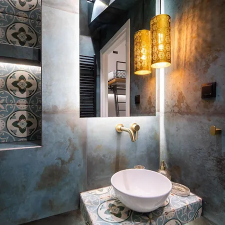 Frida Kahlo - Le Petit Bati アパート ヴォロス