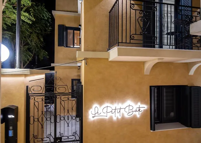 Frida Kahlo - Le Petit Bati * Volos