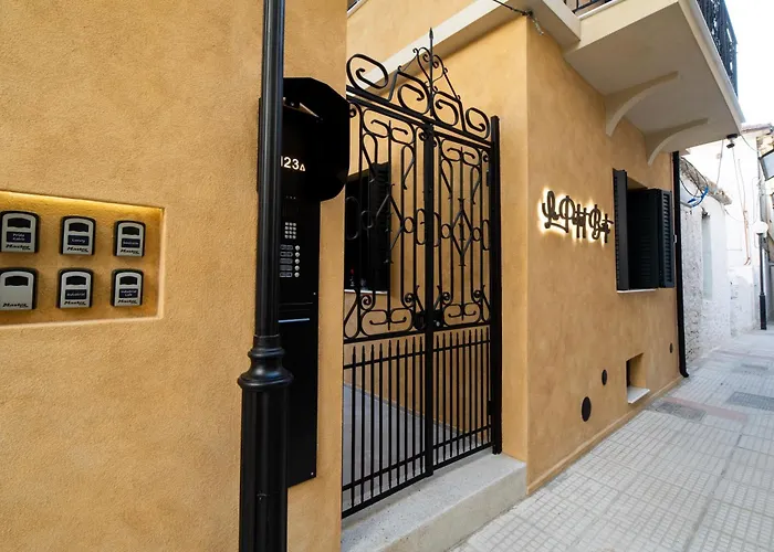 Frida Kahlo - Le Petit Bati * Volos