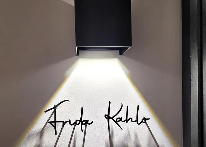 Frida Kahlo - Le Petit Bati Lägenhet