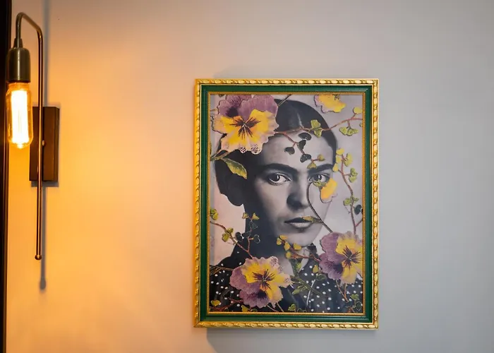 Frida Kahlo - Le Petit Bati * Volos