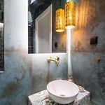 Frida Kahlo - Le Petit Bati דירה *