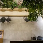 Frida Kahlo - Le Petit Bati וולוס