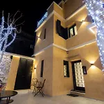 Frida Kahlo - Le Petit Bati וולוס