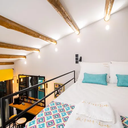 Frida Kahlo - Le Petit Bati Lejlighed *