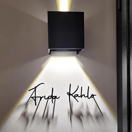Frida Kahlo - Le Petit Bati Apartament