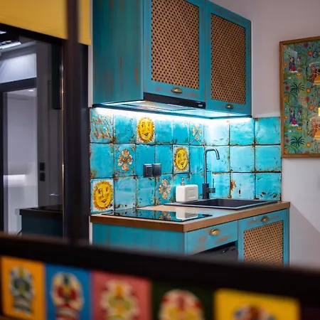 Frida Kahlo - Le Petit Bati 볼로스